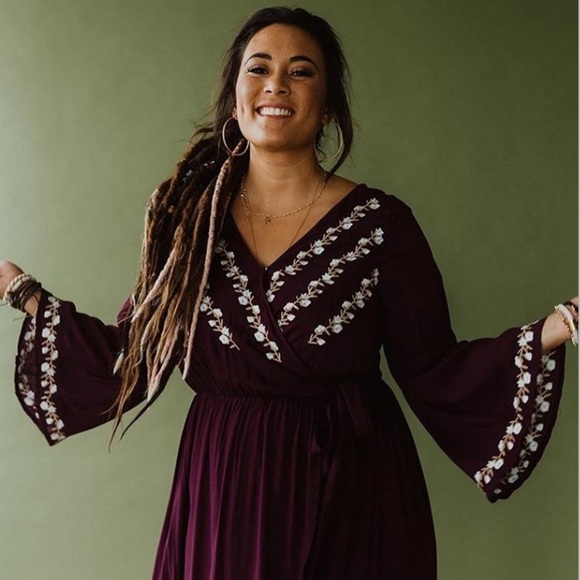 Embroidered purple wrap maxi - Picture 4 of 6